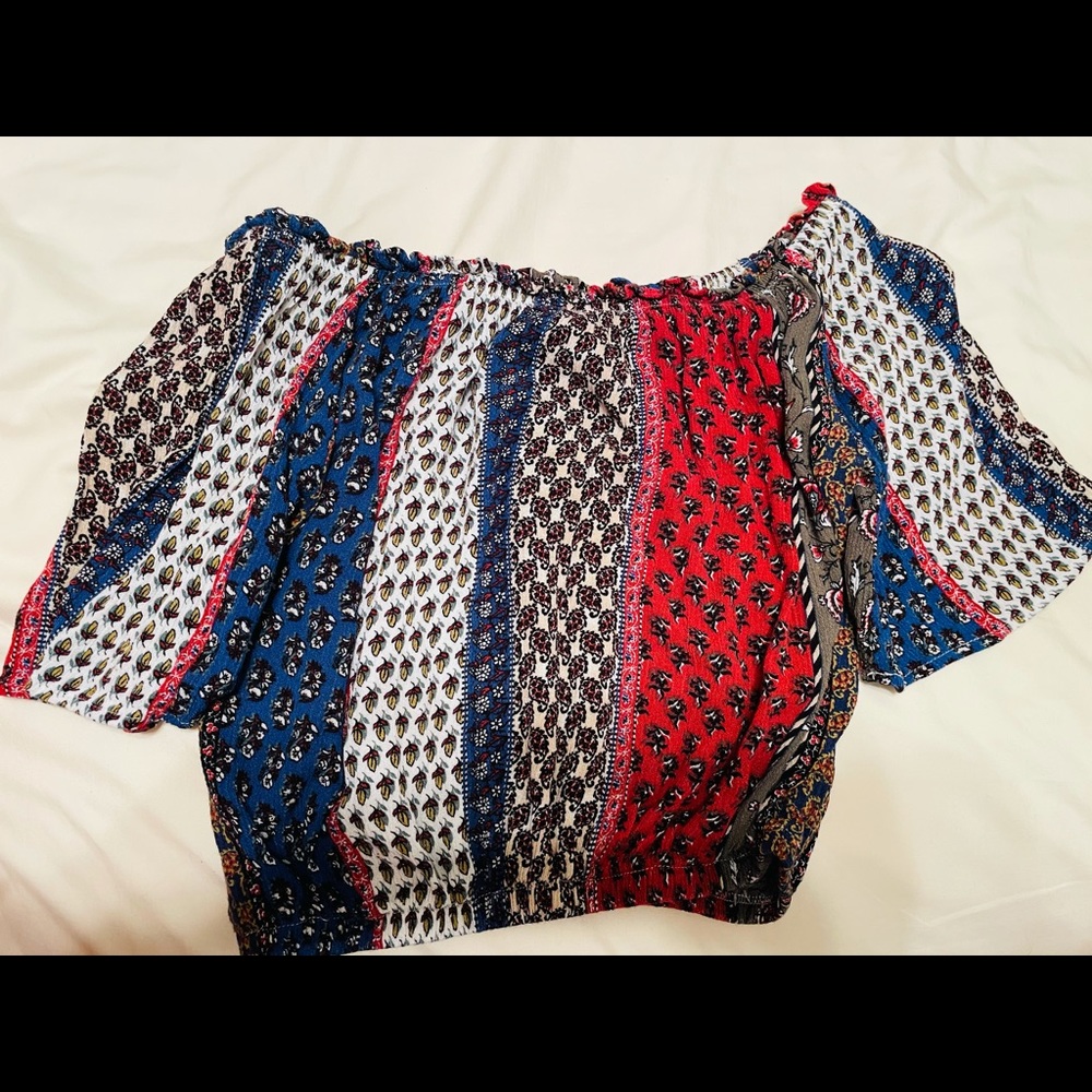 Crop top off the shoulder